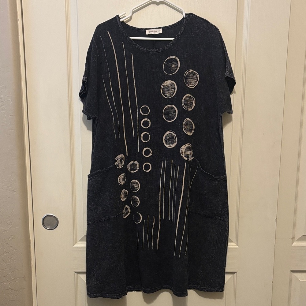 Jess and Jane Casual Black Chalkboard Graphic Pocket Dress